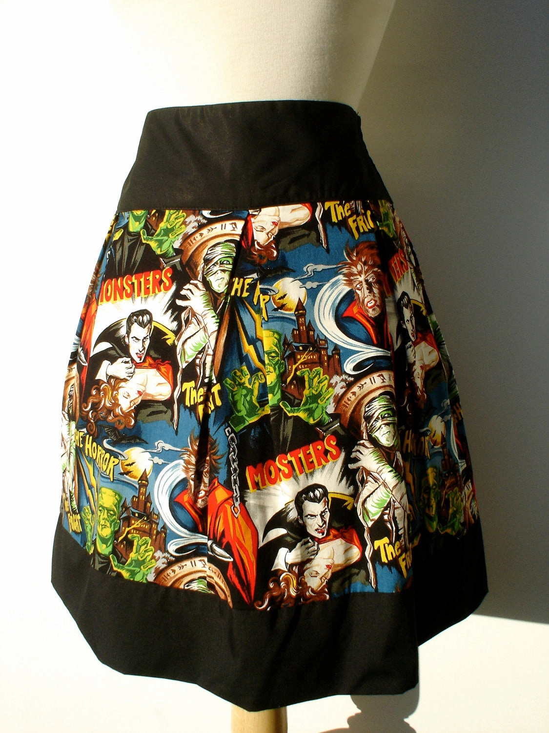 Retro Horror Movie Hollywood Monsters Vintage Inspired Skirt #S-RS712 Daily Essential Silicone Grip Trim