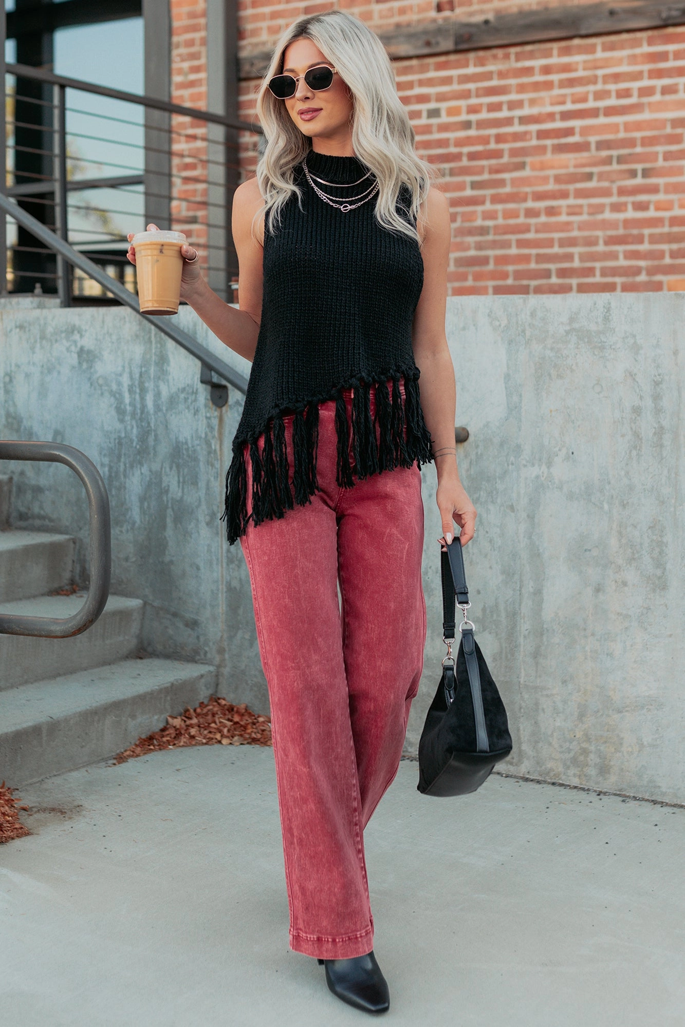 Trendy Look Hidden Spark Sleeveless Fringe Sweater (Black)