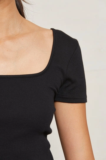 Layered Collar Structure CHLOE LUX RIB SQ NECK CROP TOP