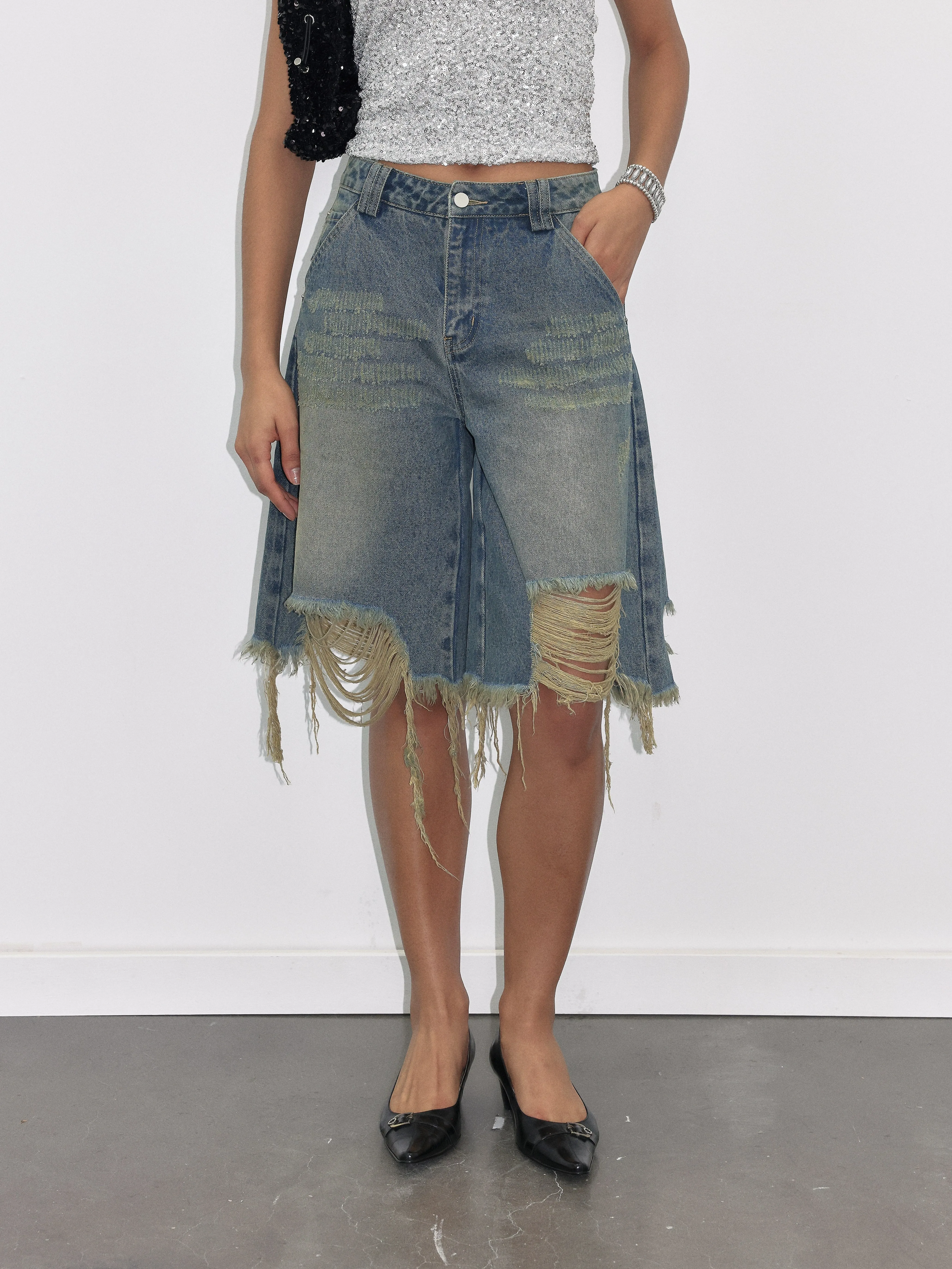 Ripped Short Jeans