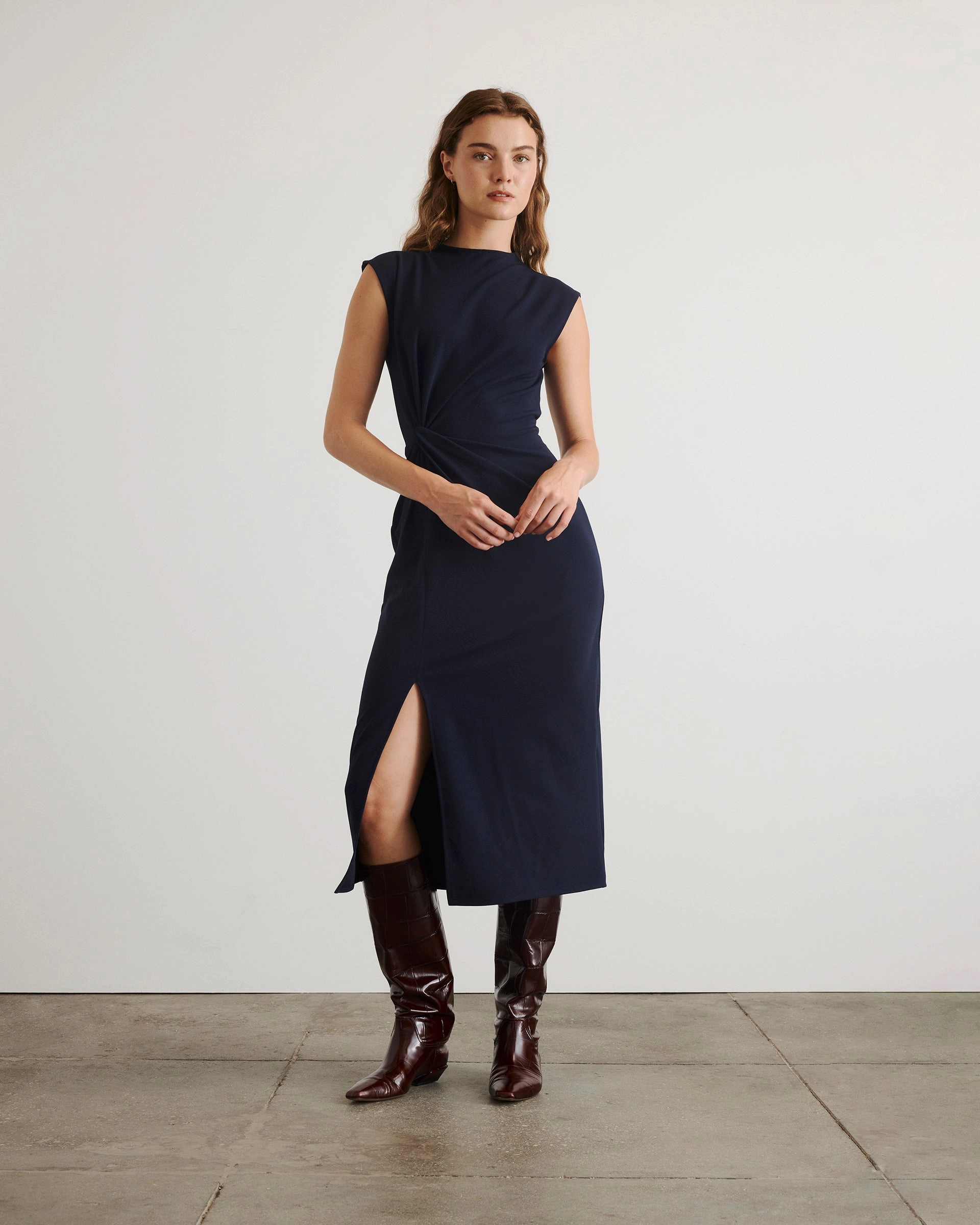 Robinella Dress Fitted Shape Trendy Fit