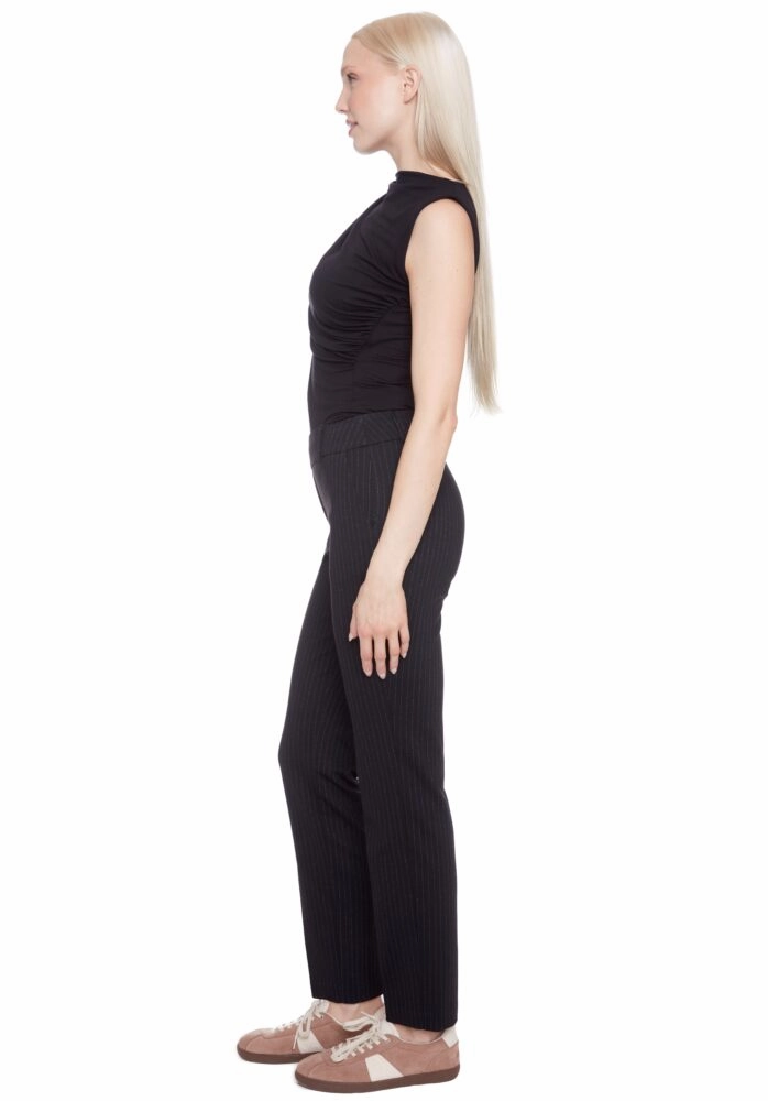 Warm design DurableConstruction SCOTTIE SLIM LEG