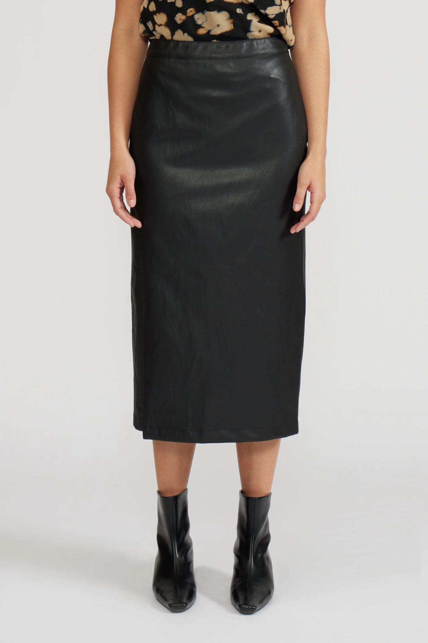 Easy Combo Luxury Feel TAYLOR LEATHER MIDI SKIRT