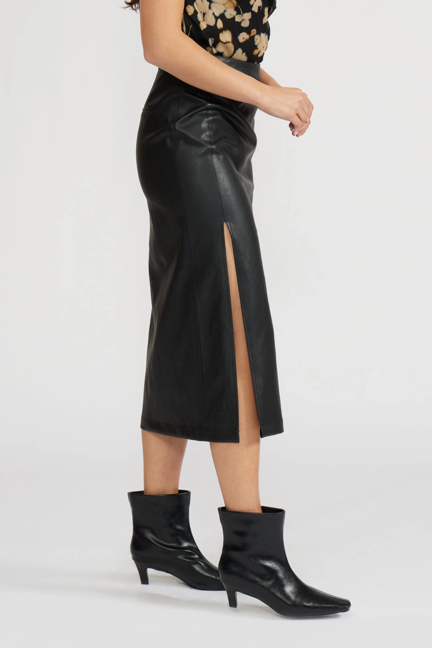 Reinforced Pockets TAYLOR LEATHER MIDI SKIRT