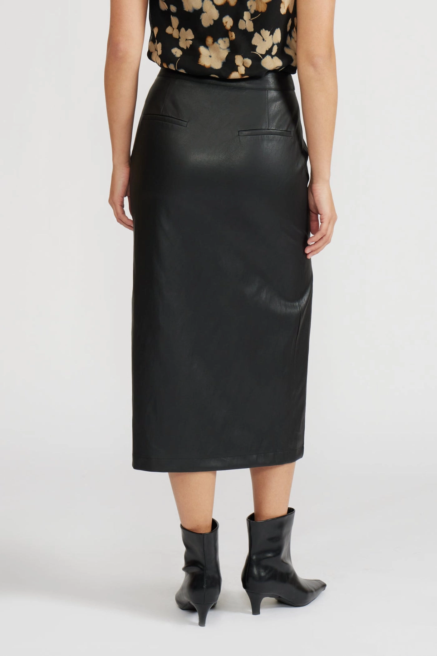 TAYLOR LEATHER MIDI SKIRT Aesthetic Look Tapered Cut