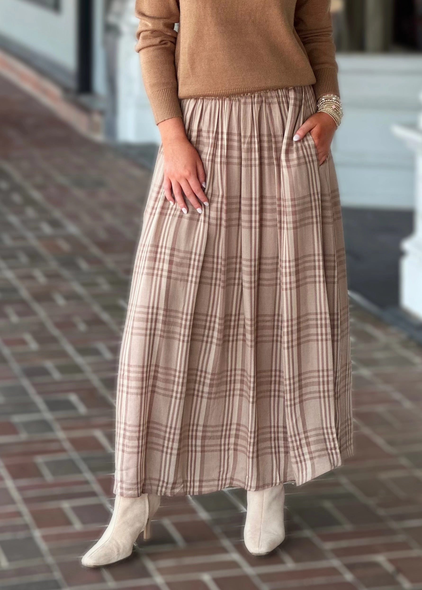 Weighted Hem Trend Ready Seasons Change Plaid Skirt in Mocha