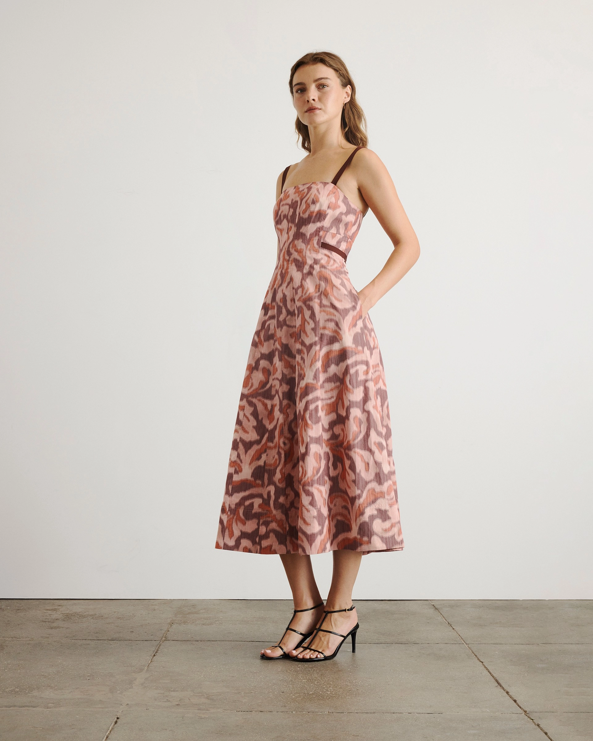 Tavia Dress Edge Shape Easy Layers