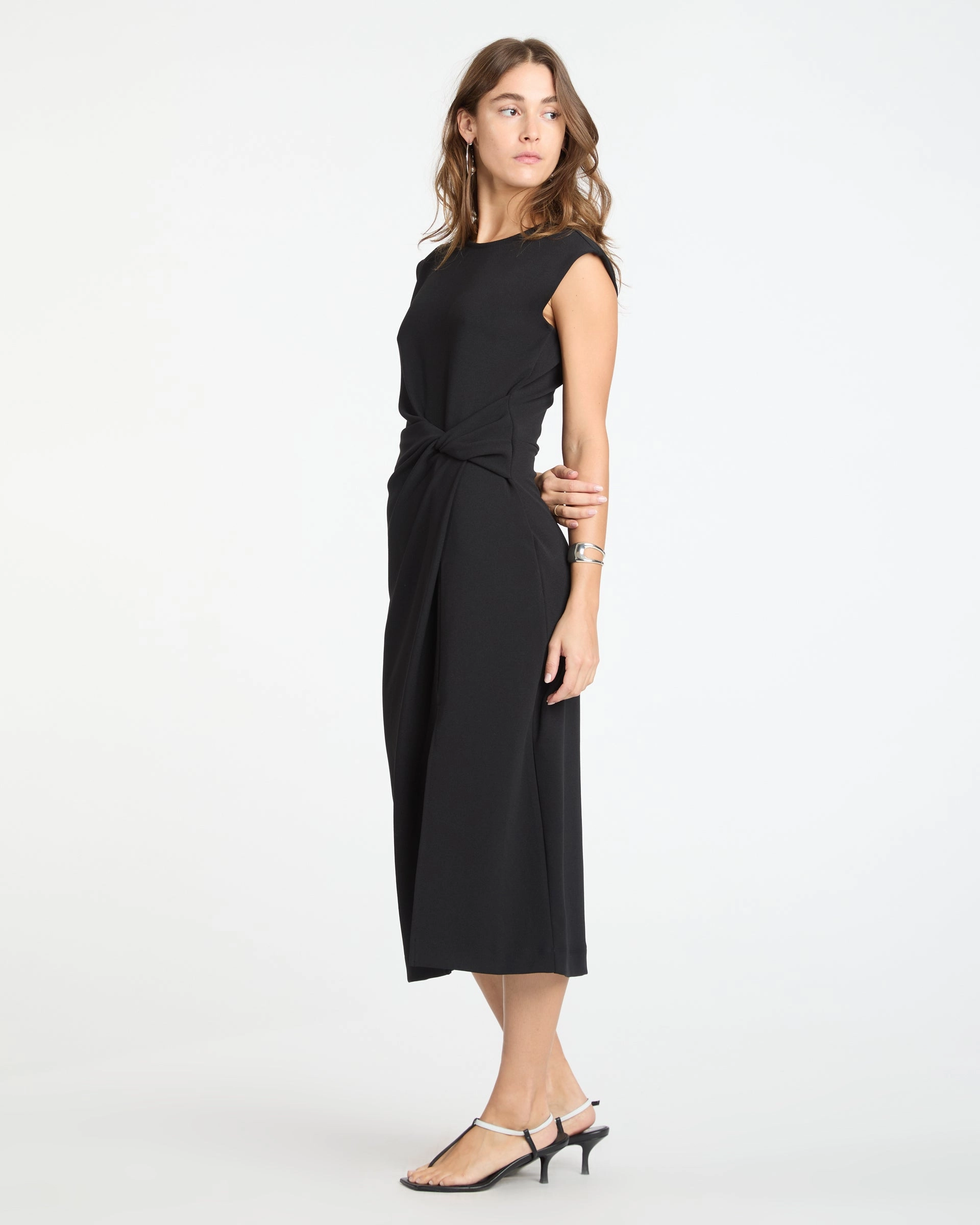 Sleeveless Cody Dress Stylish Look