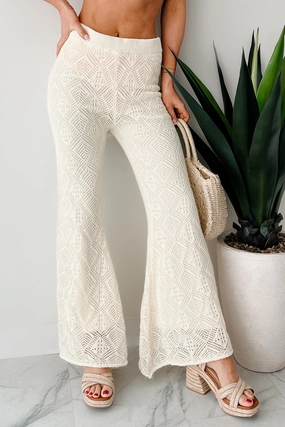 Low-rise style Timeless Comfort Effortless Comfort Crochet Flare Pants (Off White)