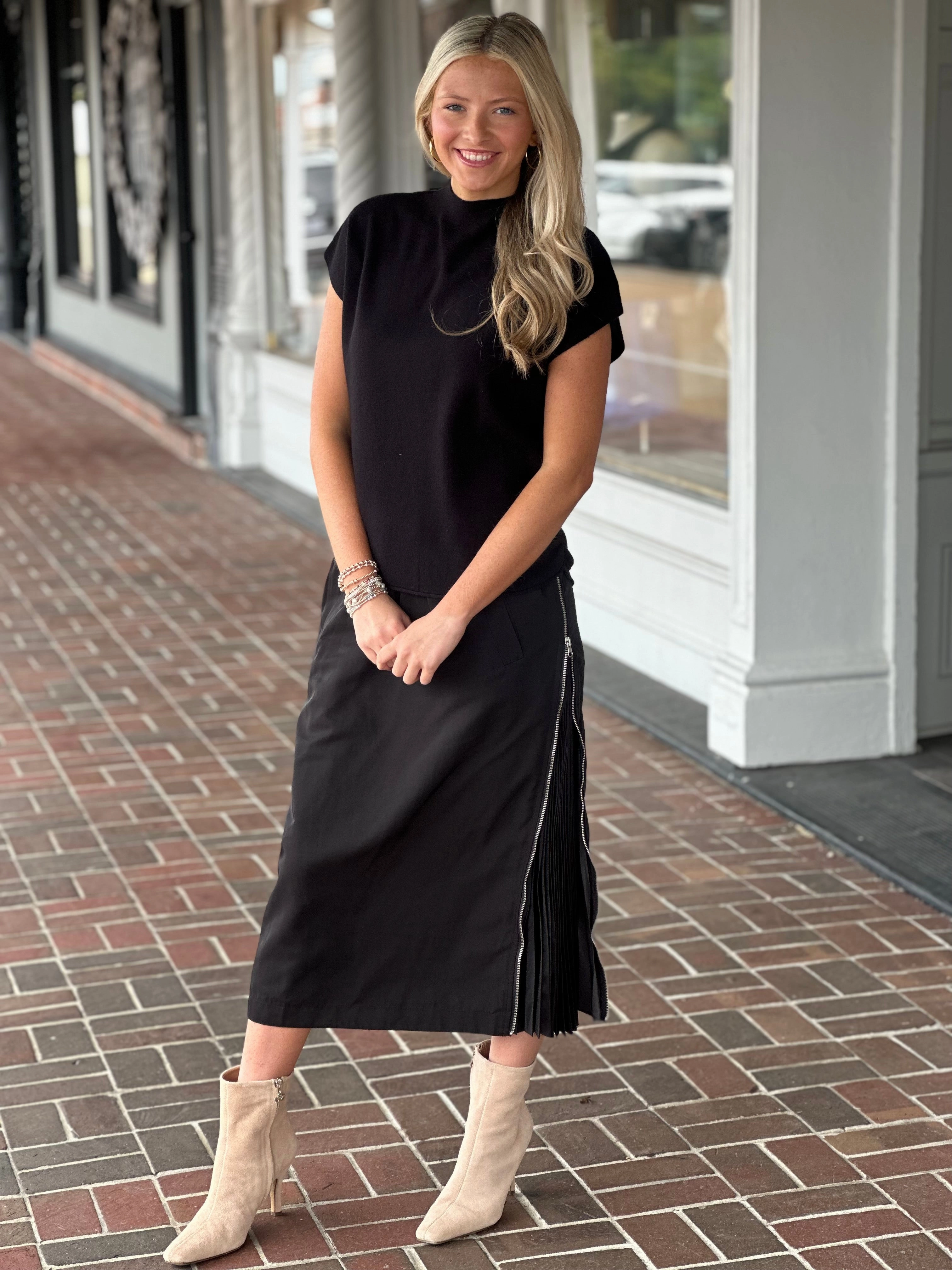Media Feature Jelani Pleated Zipper Sides Skirt in Black