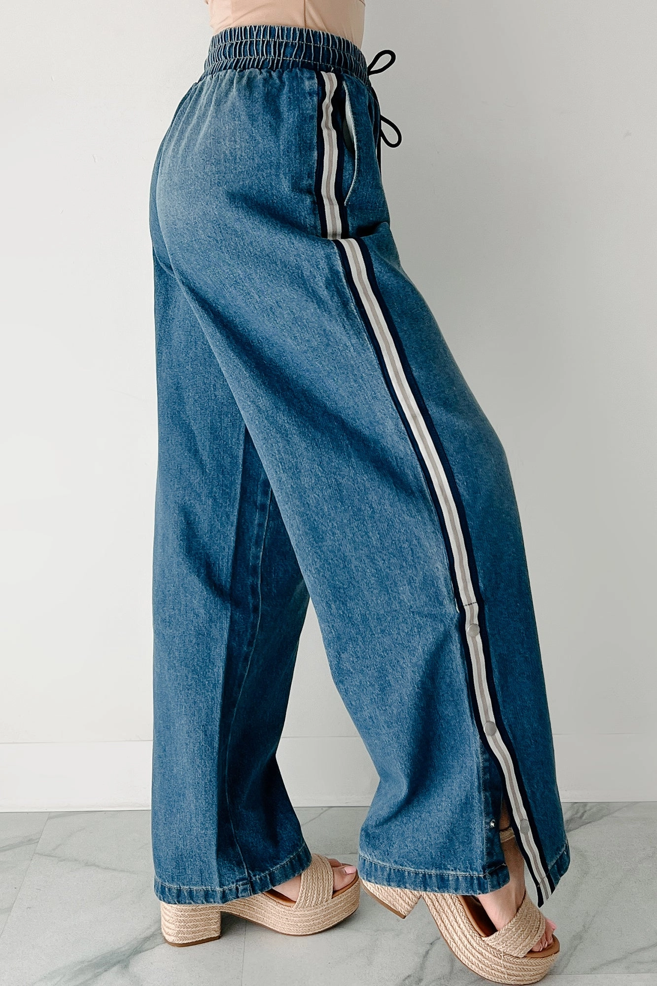 High Durability Thread Betsy Almost Famous Wide Leg Drawstring Waist Jeans (Medium)