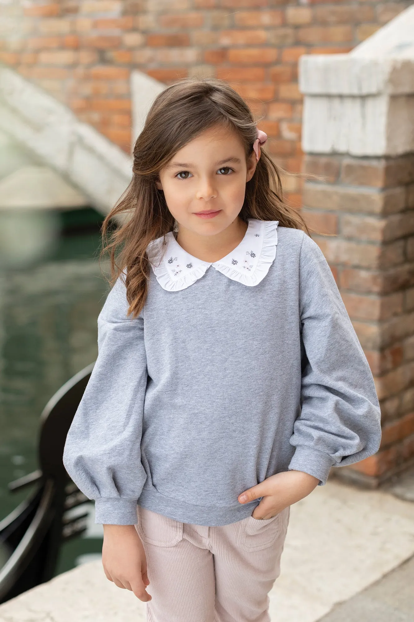 Sweatshirt - Grey with Peter Pan Collar