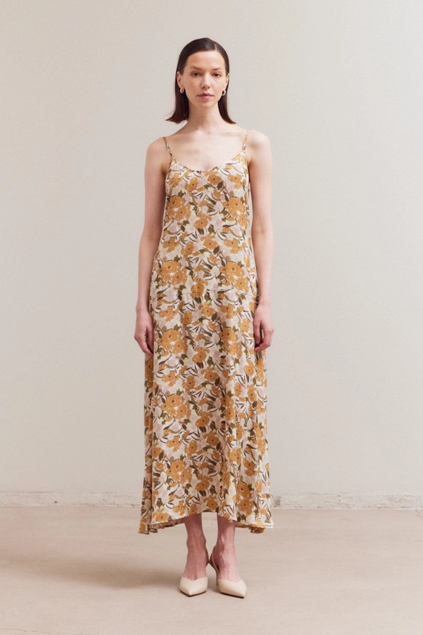 ISABEL FLORAL MAXI DRESS Charming Style