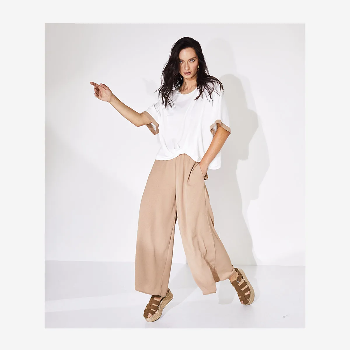 TAN WIDE LEG TROUSERS WITH ELASTIC WAIST