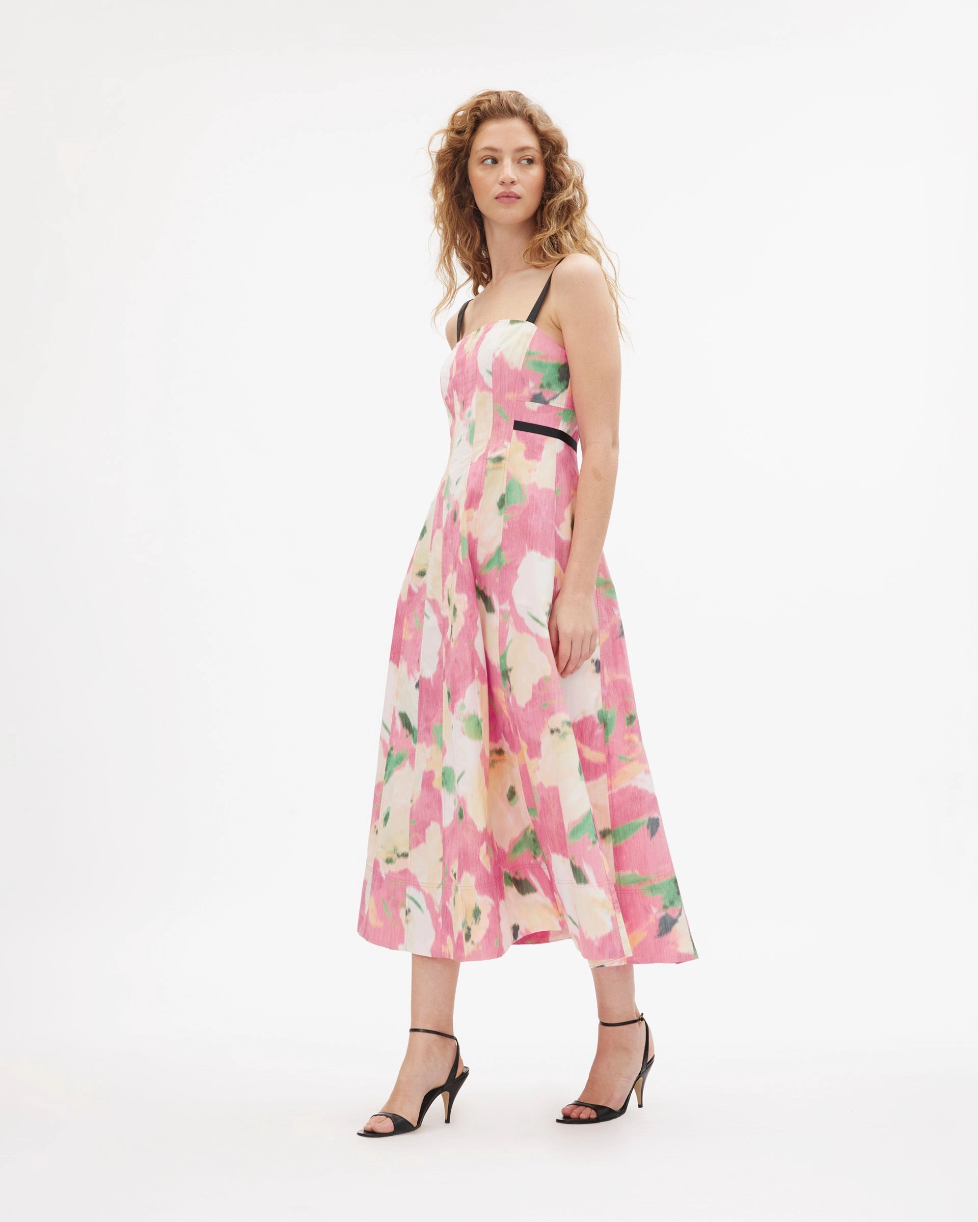 Fitted Base Tavia Dress