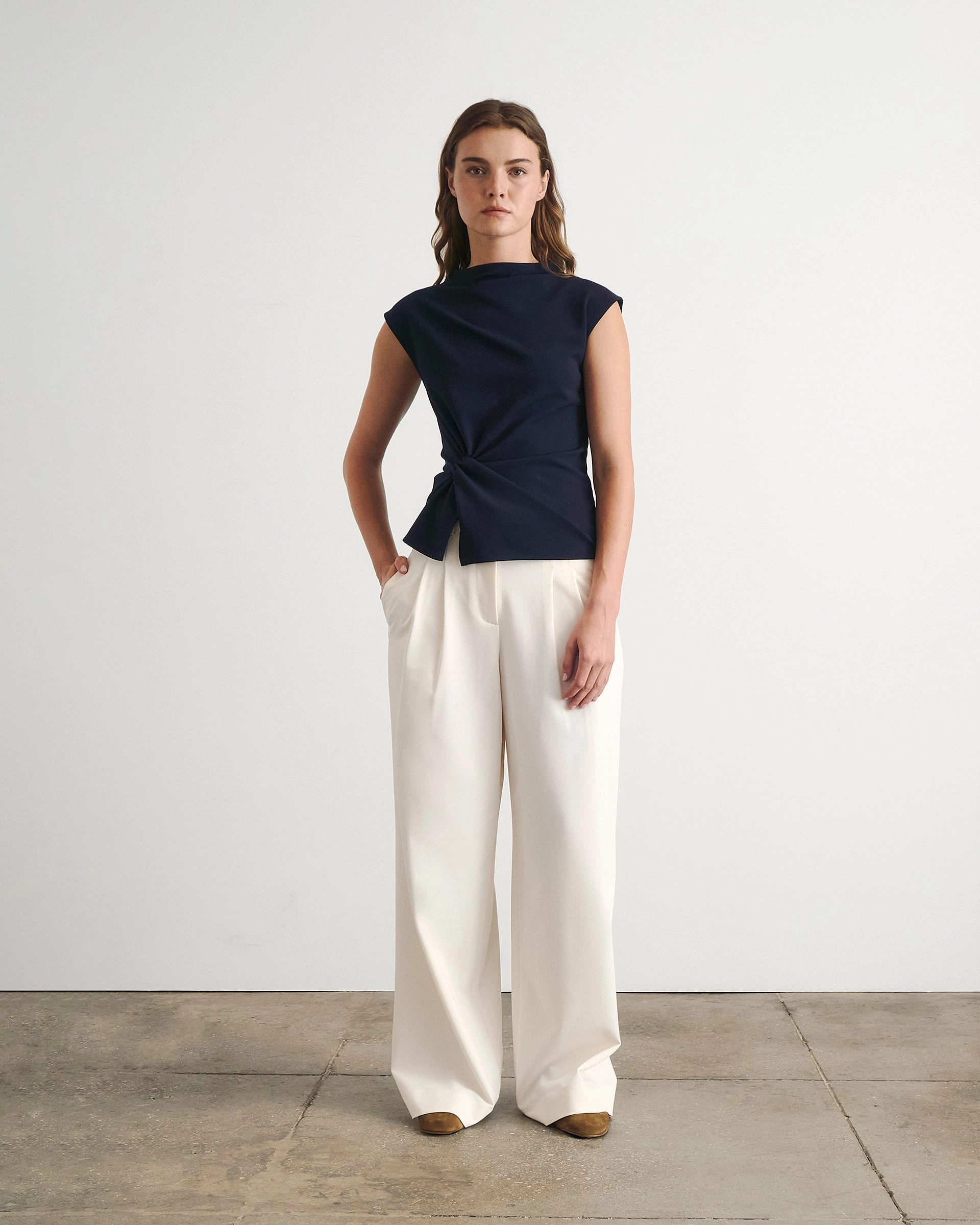 Robin Top NonFade Dye Reflective Logo Detail