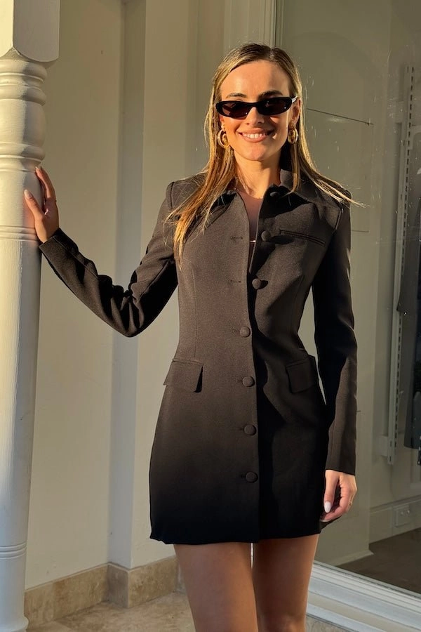 The Ultimate Muse Structured Button Dress Black Chill Friendly Relaxed Movement