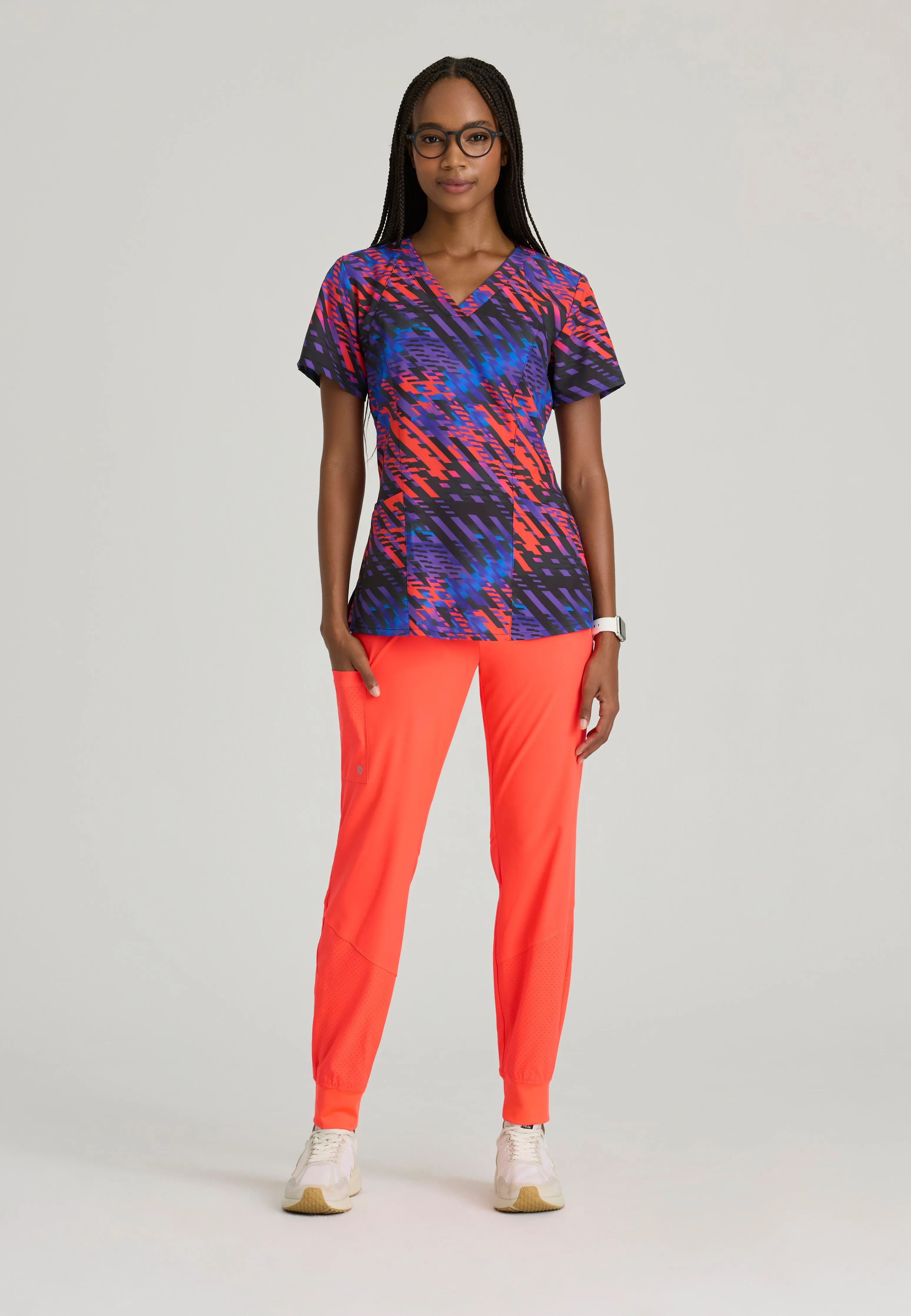 Thrive 4-Pocket V-Neck Print Scrub Top