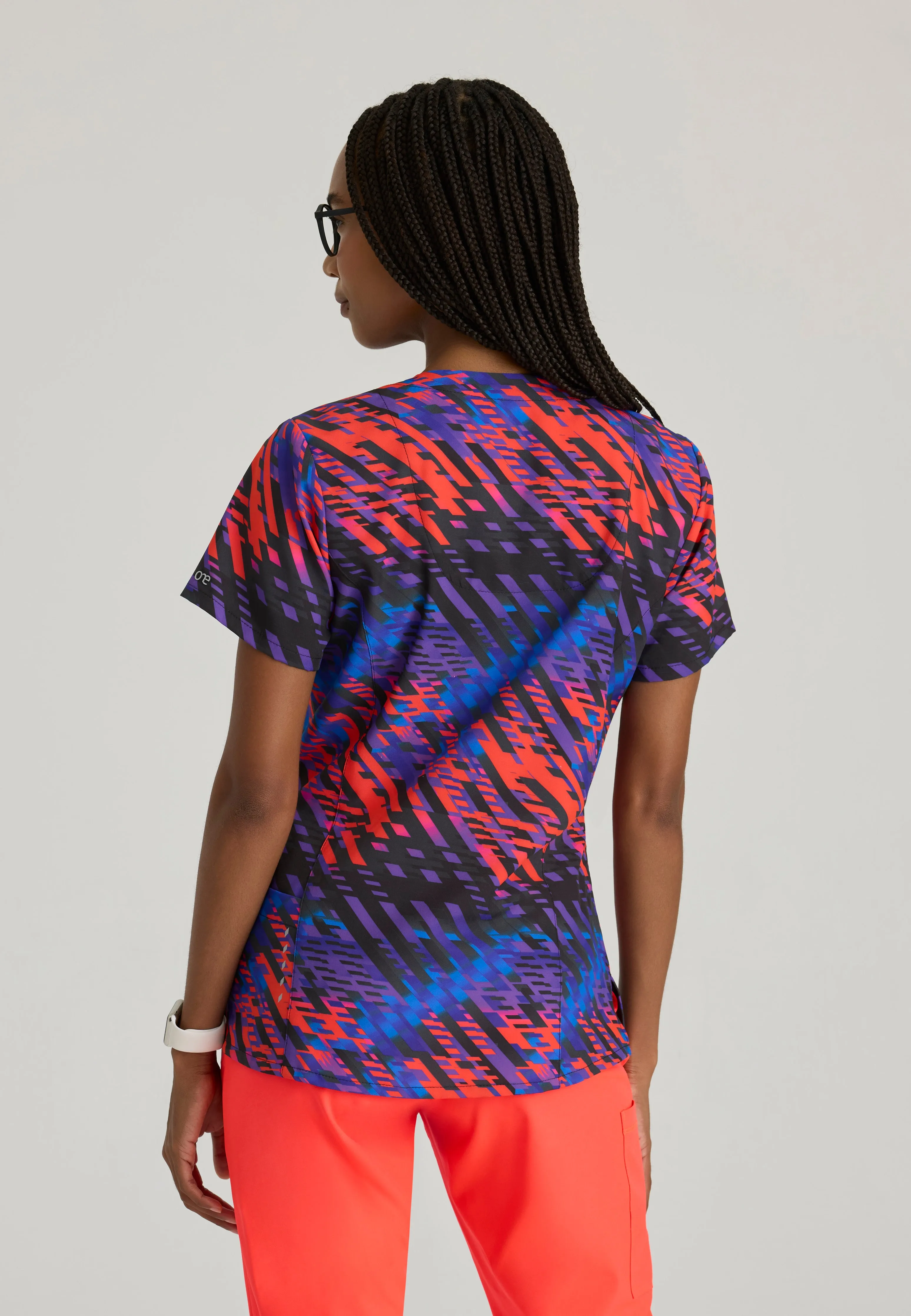 Thrive 4-Pocket V-Neck Print Scrub Top