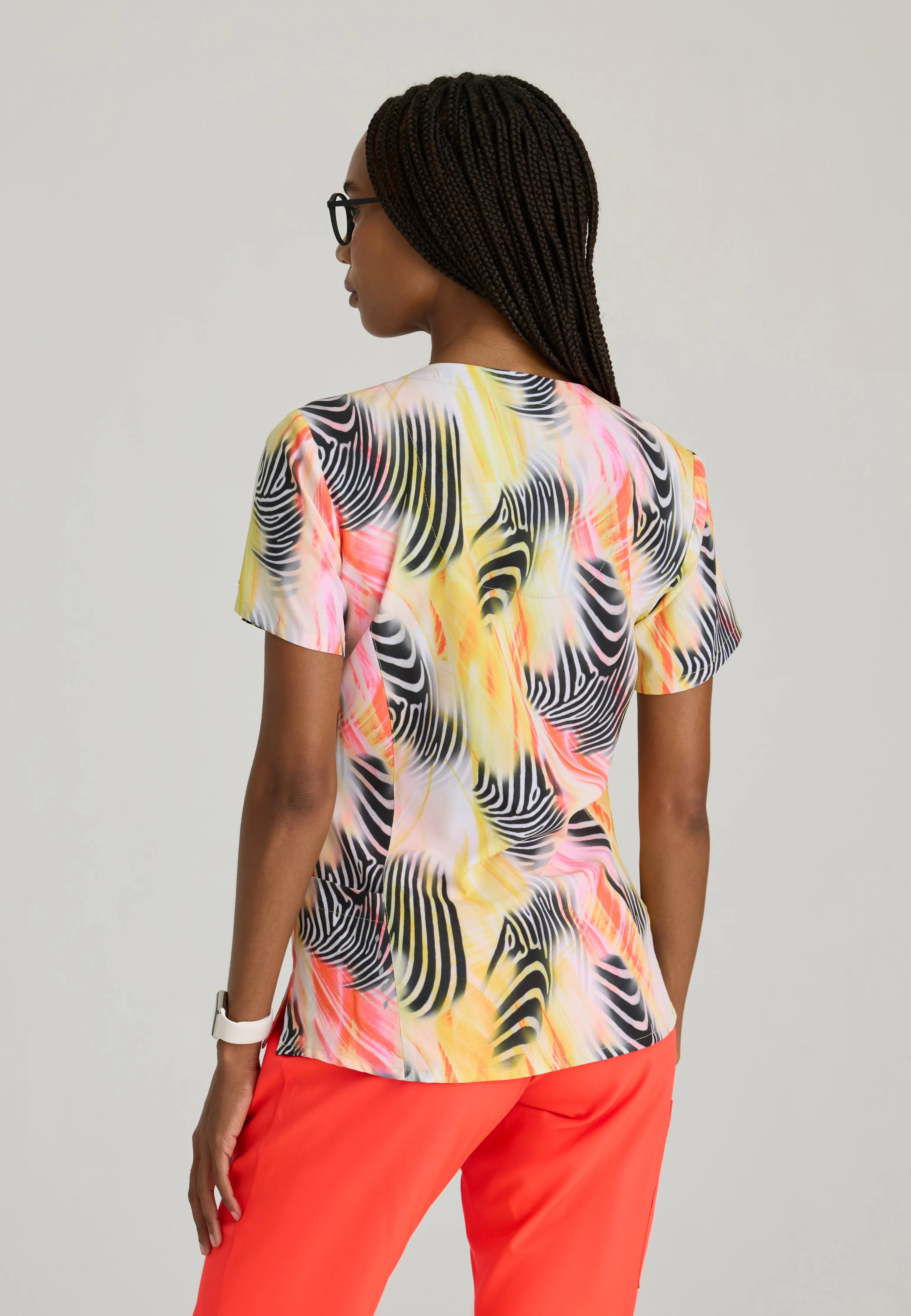 Thrive 4-Pocket V-Neck Print Scrub Top
