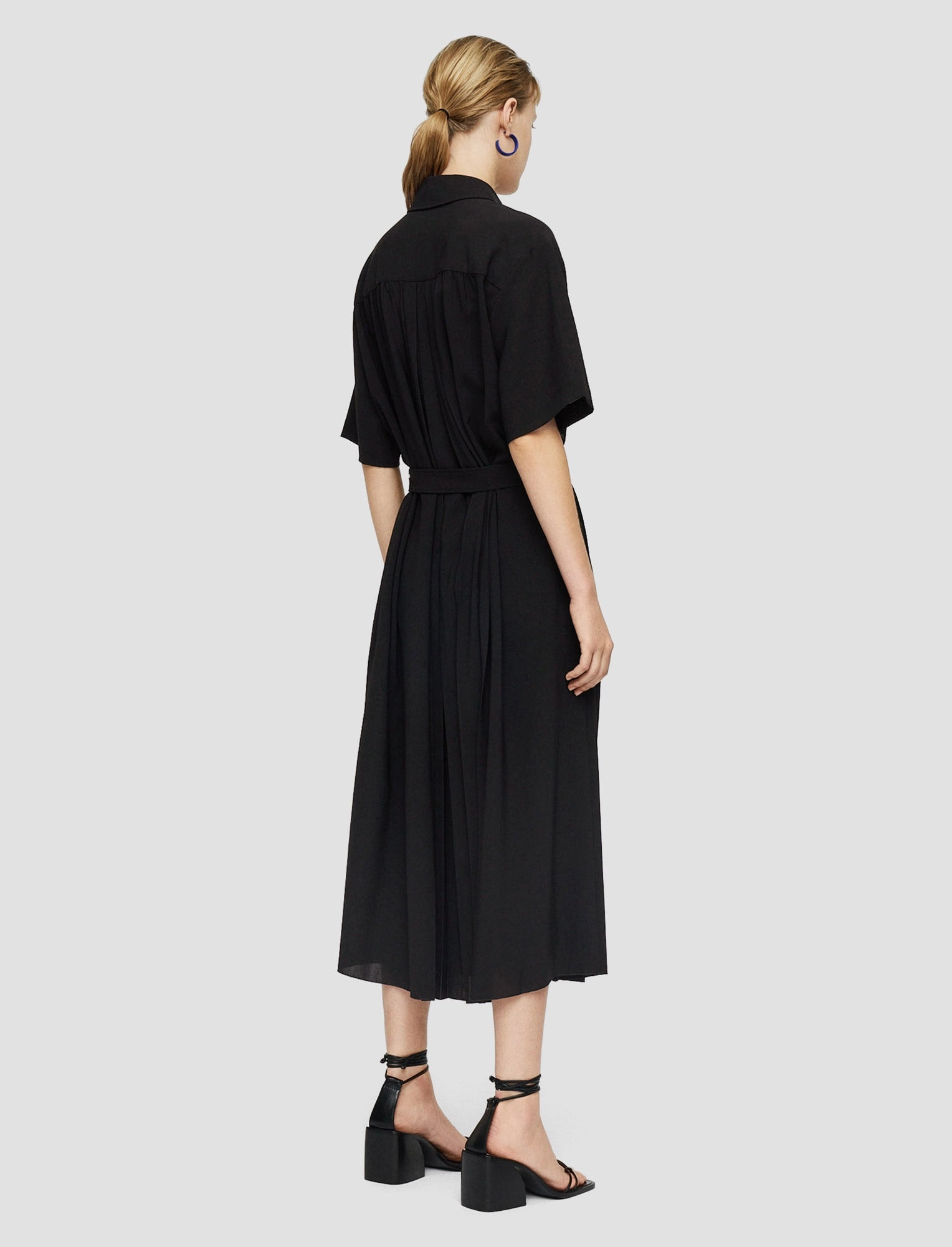 Airy Pliss?? Arcade Dress Formal Look