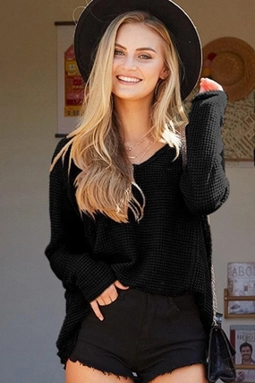 V NECK WAFFLE KNIT LONG SLEEVE TOP FasteningHood Relaxed Tee