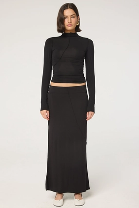 VANA SKIRT Dynamic Motion