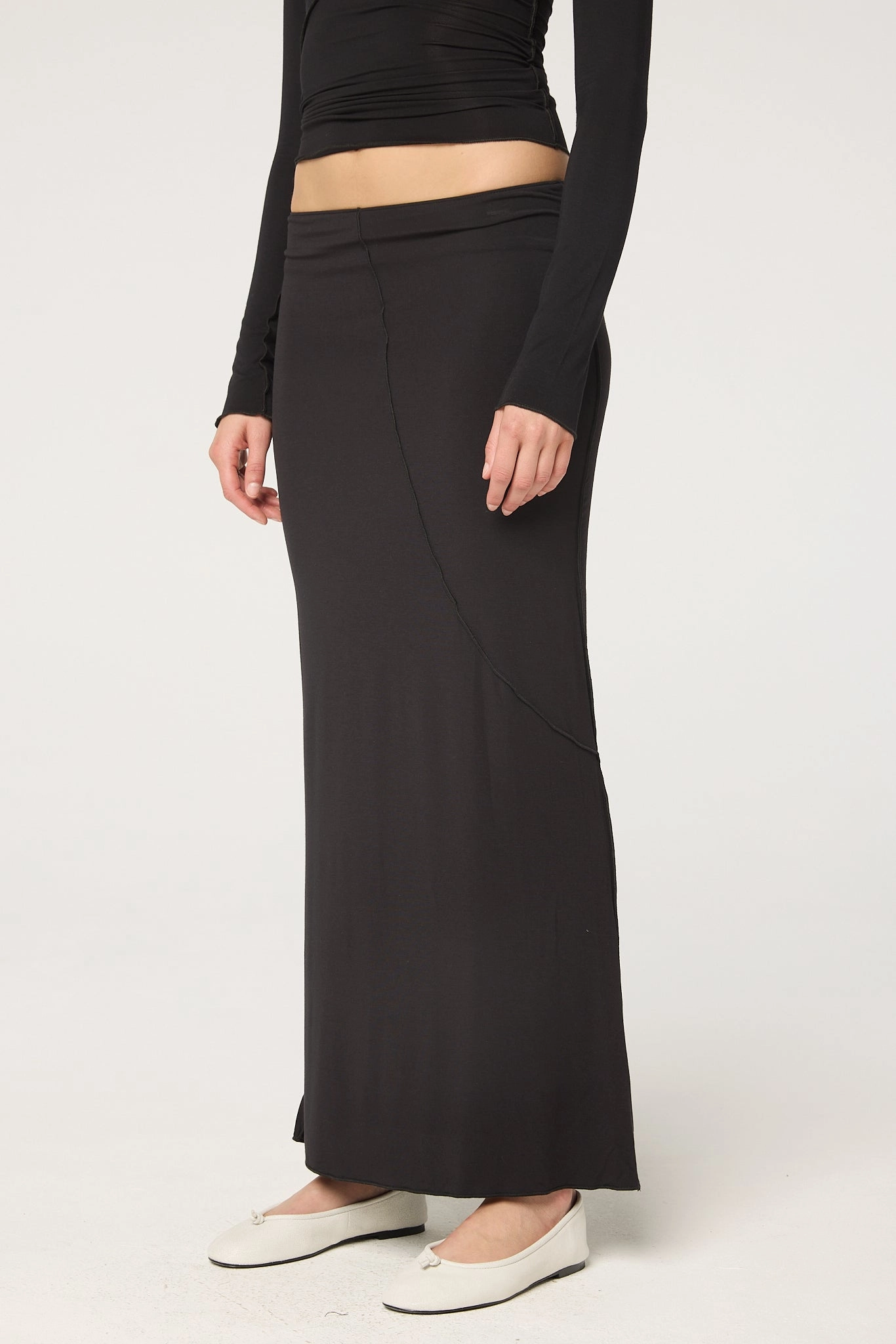 VANA SKIRT Fashion Staple Compact Packability