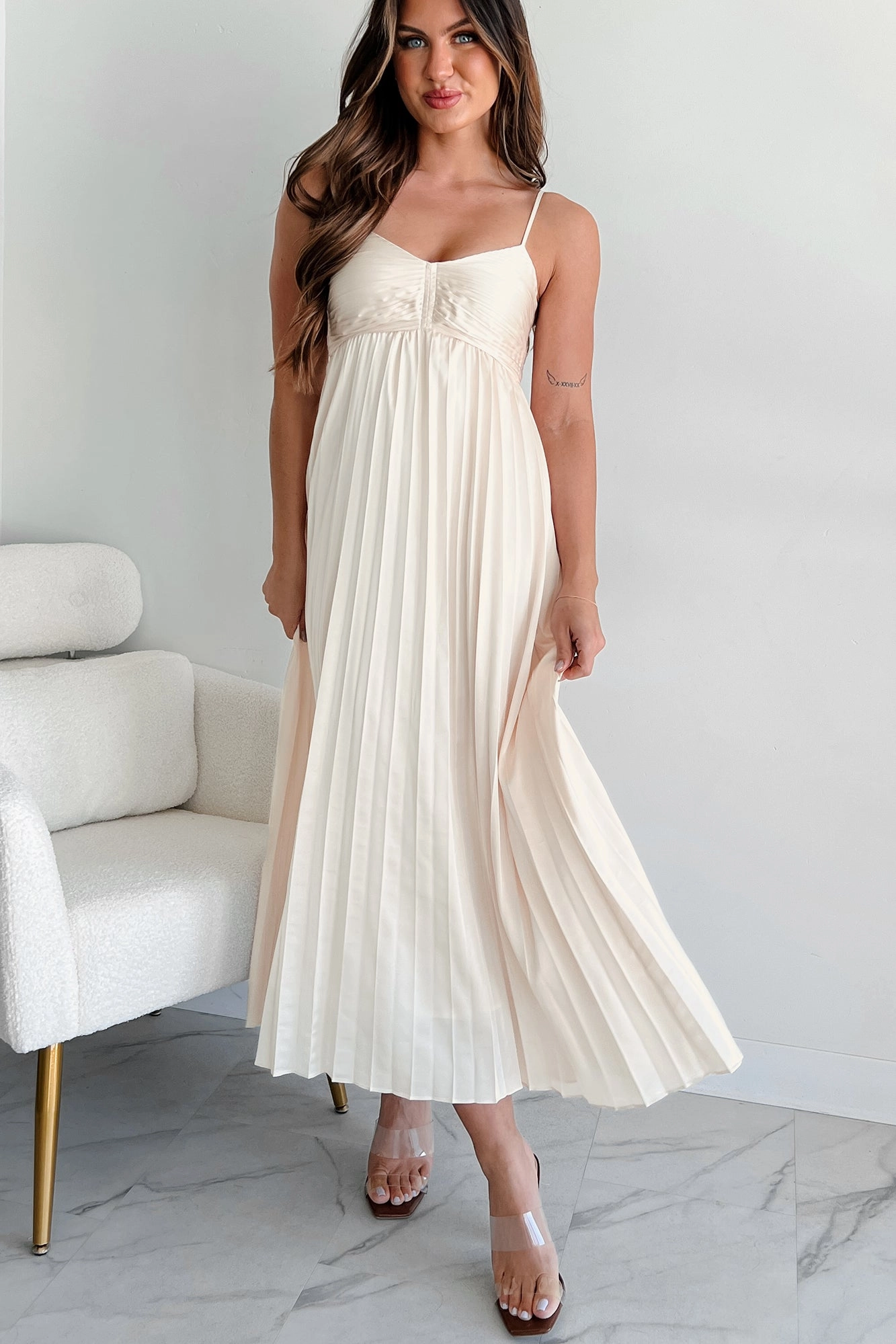 Morning Glow Flared shape Essential Chicness Pleated Satin Dress (Champagne)