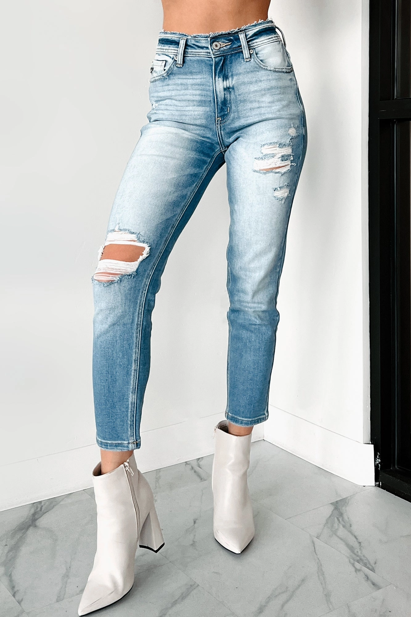 Smart Look Andreas High Rise Distressed Kancan Mom Jeans (Light)
