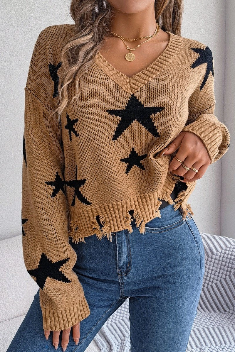 WOMEN STAR PRINTING DISTRESSED HEM KNIT SWEATER Flatlock Seams