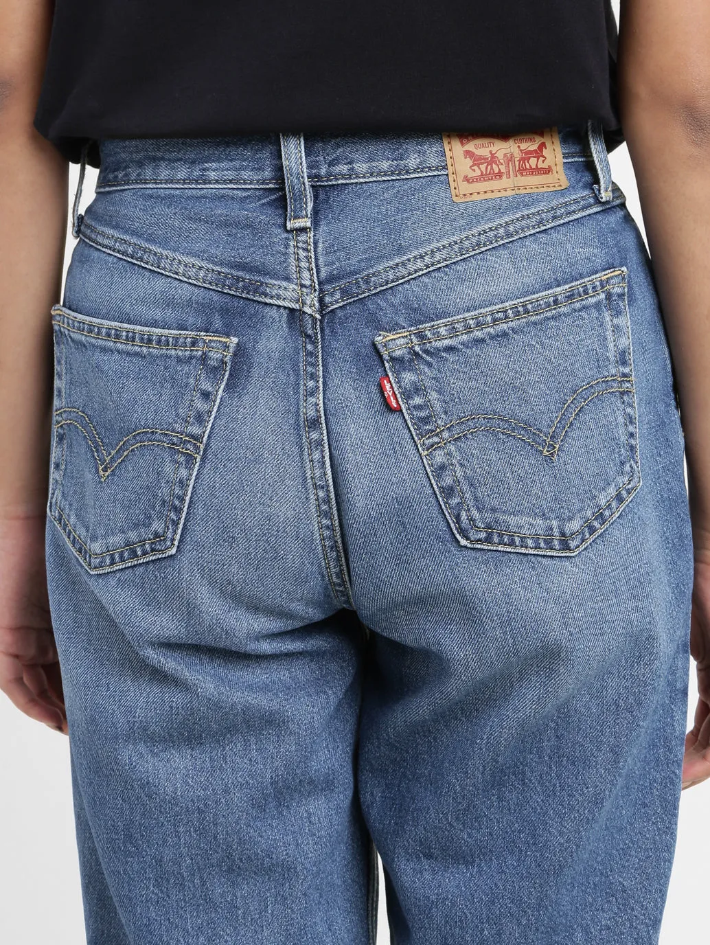 Women's High Rise 80's Mom Loose Tapered Fit Jeans