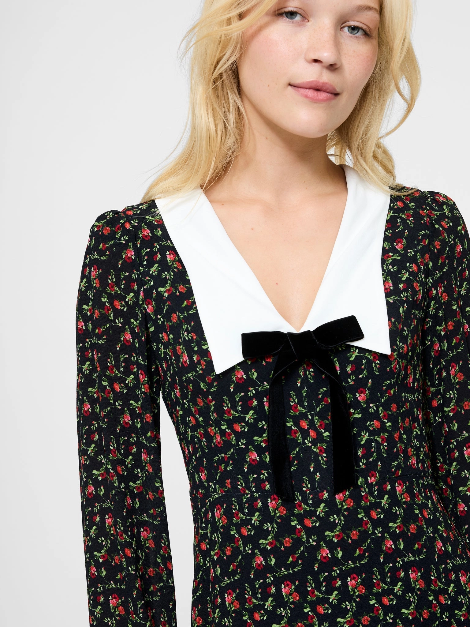 Bold Design Trend Appeal YASMIN CREPE COLLARED MINI DRESS