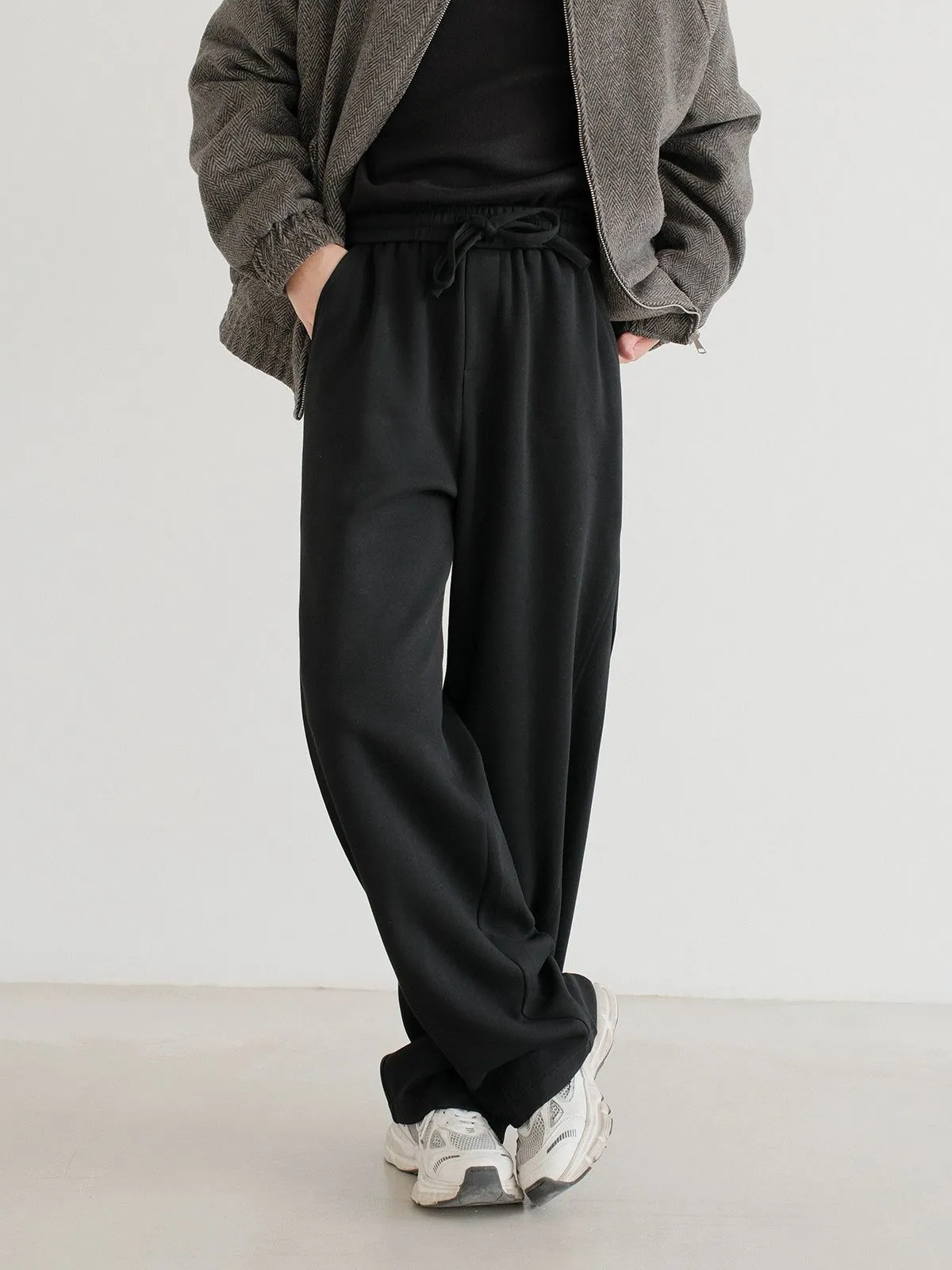 Zhou Drawstring Straight Leg Sweatpants