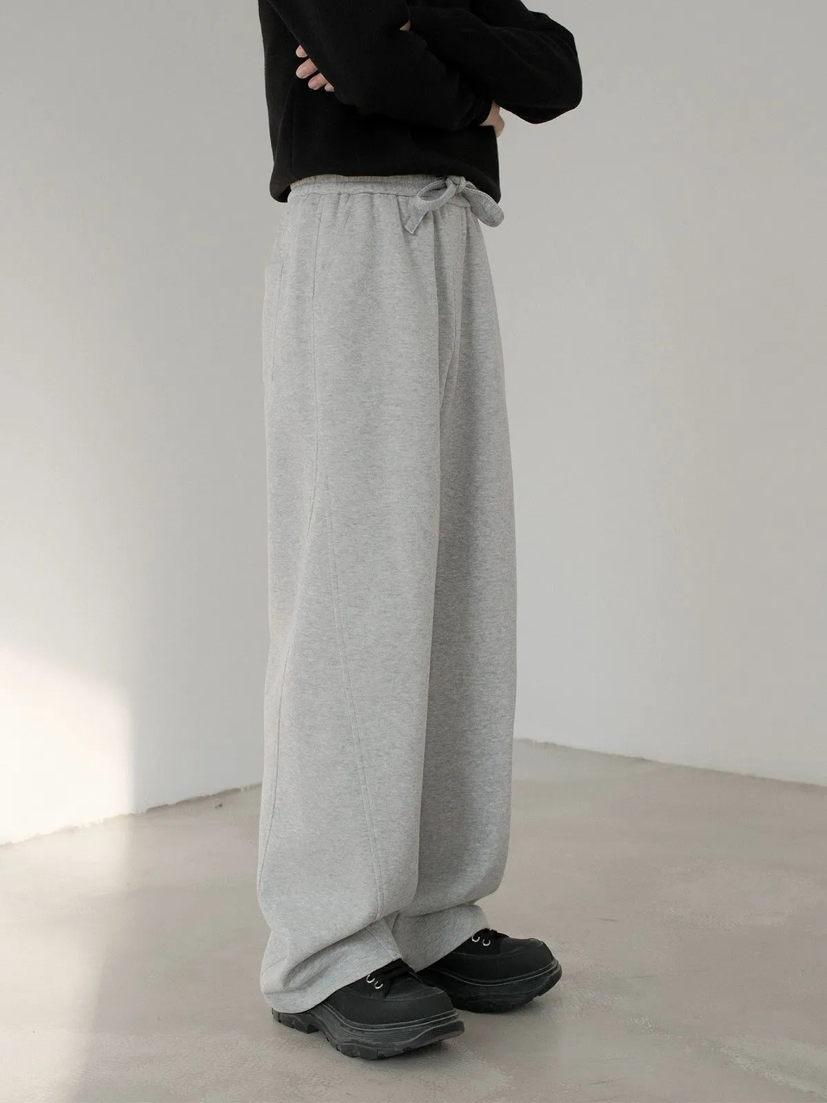Zhou Drawstring Straight Leg Sweatpants