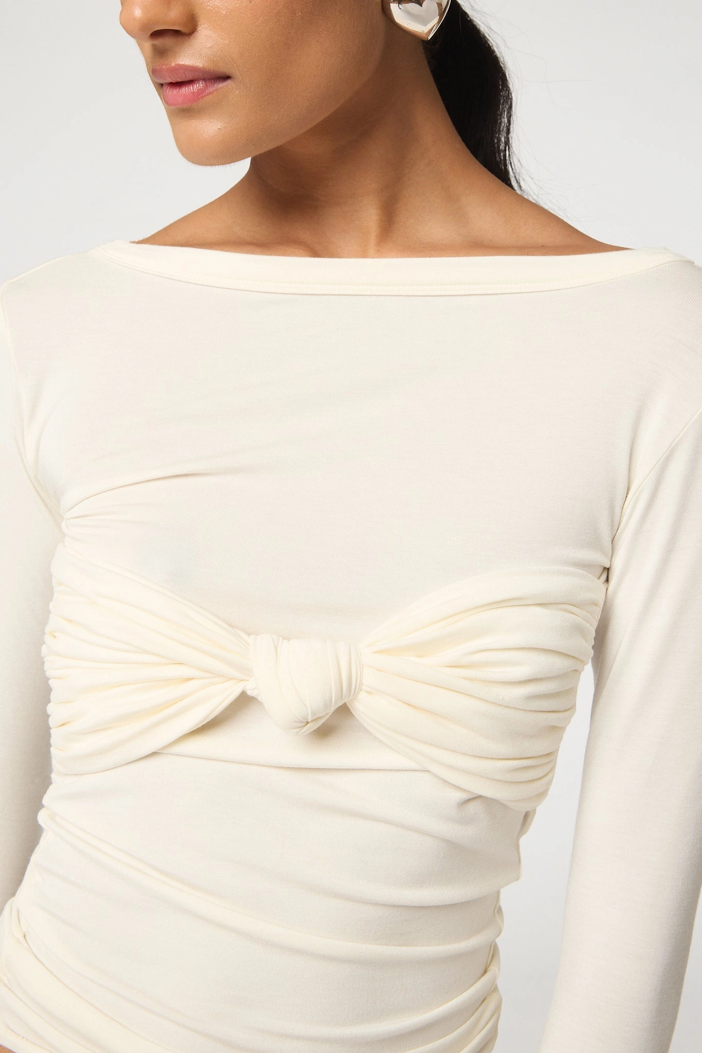 ZOE TOP Minimalist Detailing Street Style